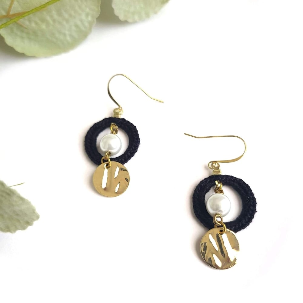 Black Circle with Pearl Earrings