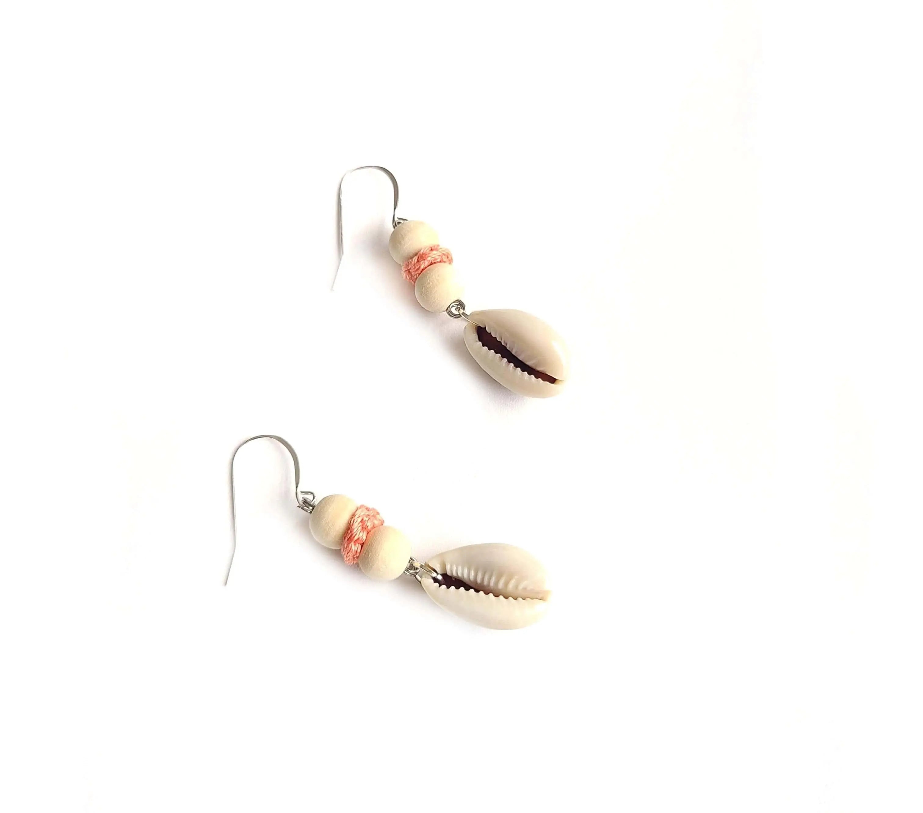 Petite Cowrie Shell