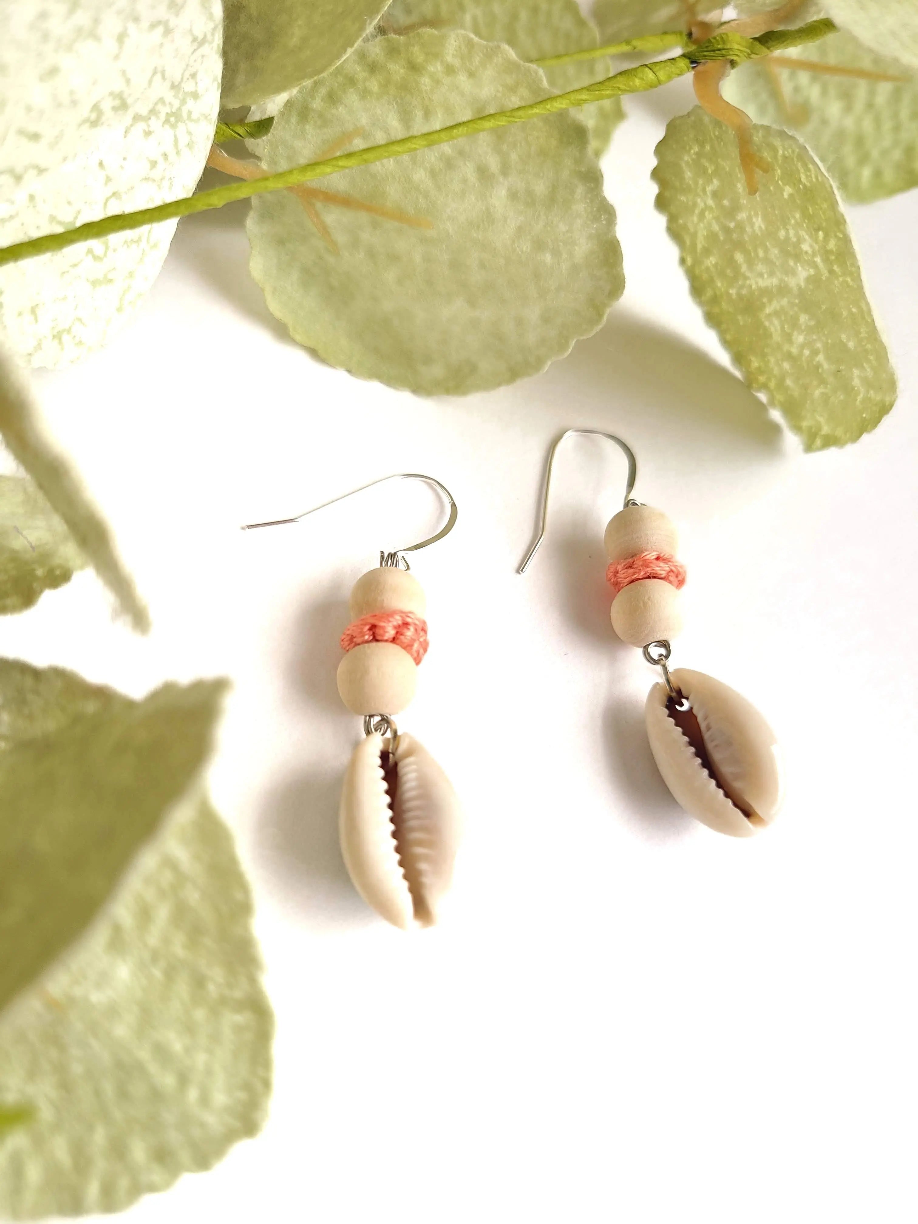 Petite Cowrie Shell